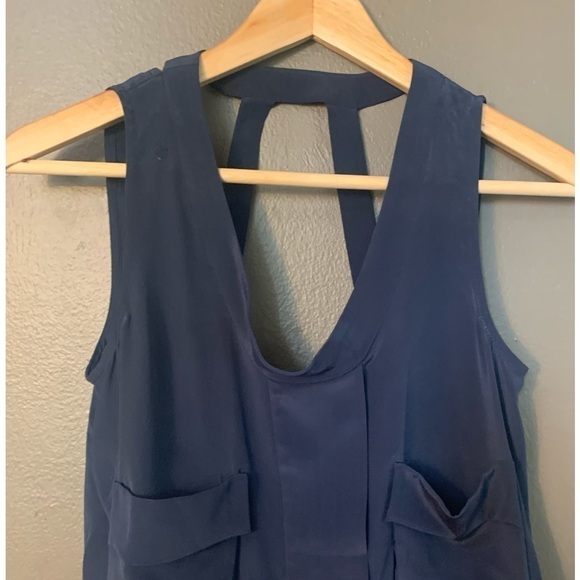 Beautiful BCBG MAXAZARIA 100% Silk tank - Xsmall - Picture 5 of 8